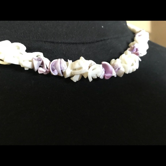 Shell necklace - Picture 2 of 5
